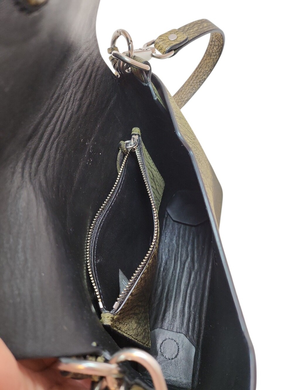 Rag & Bone Atlas shoulder bag in a military green textured leather - Picture 10 of 16